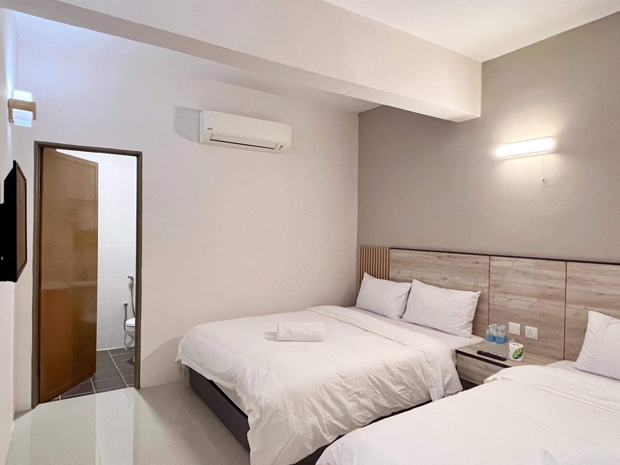 Vilana Hotel 亚娄 外观 照片