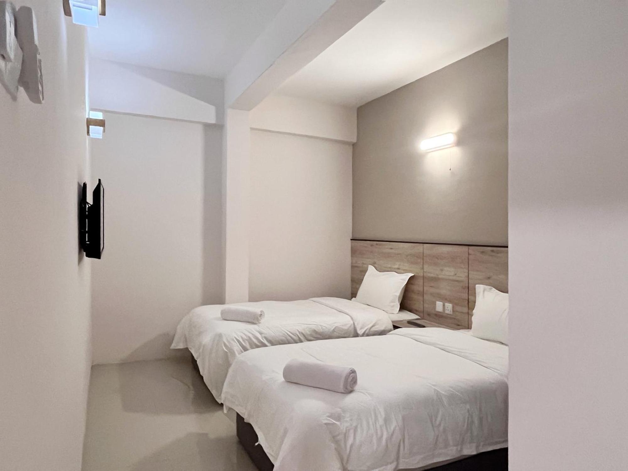 Vilana Hotel 亚娄 外观 照片
