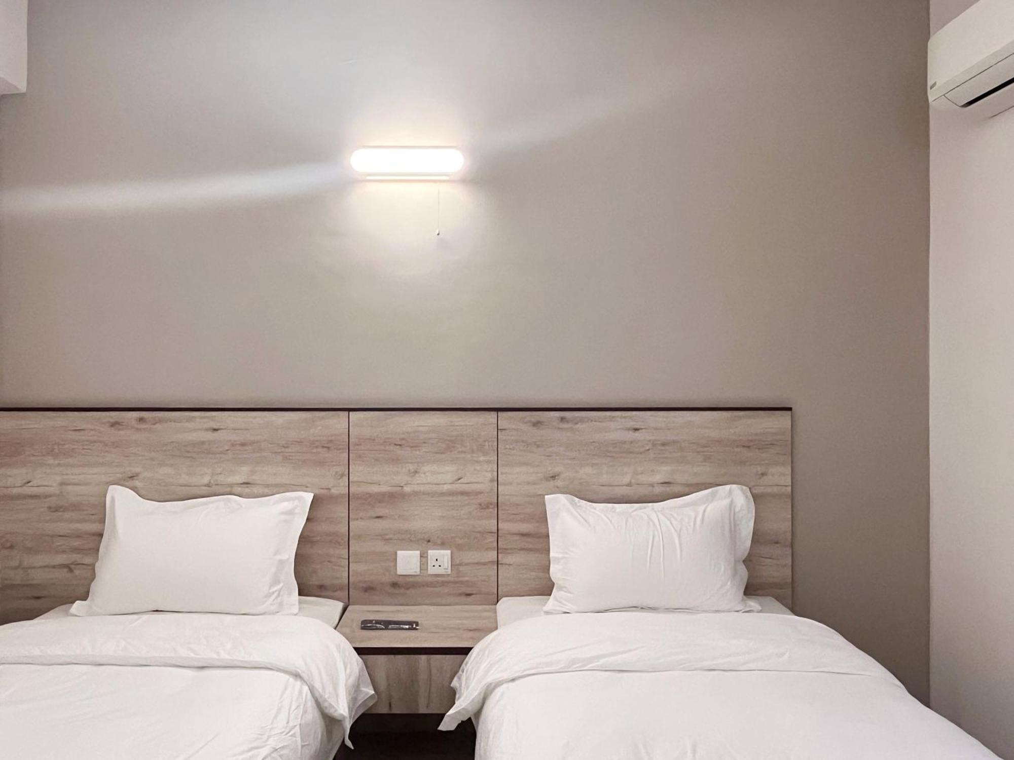 Vilana Hotel 亚娄 外观 照片