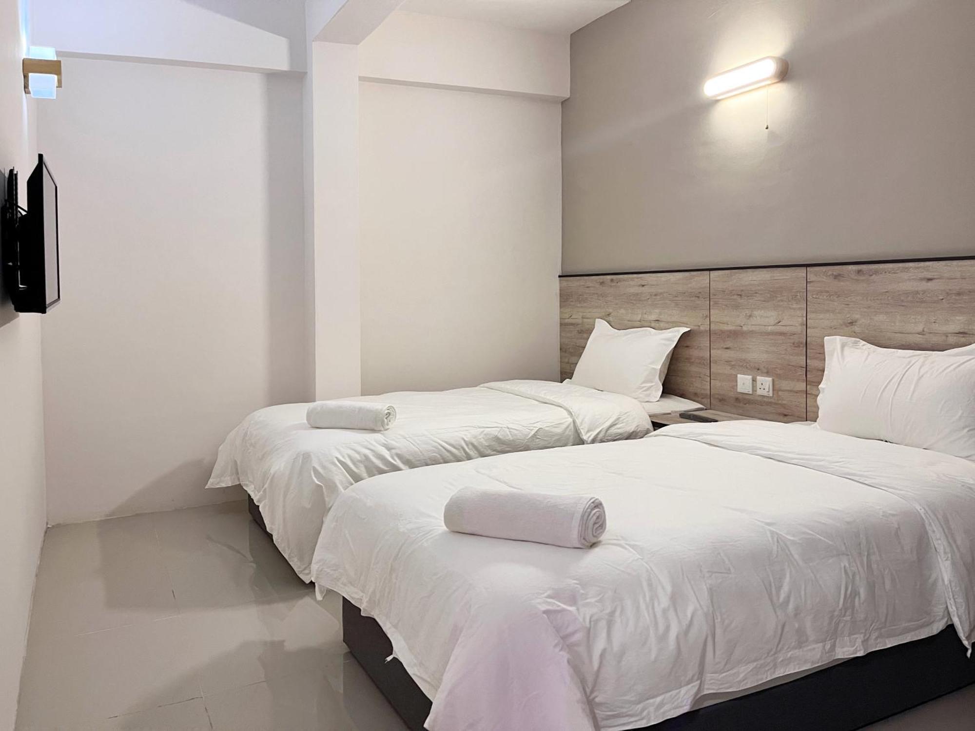 Vilana Hotel 亚娄 外观 照片